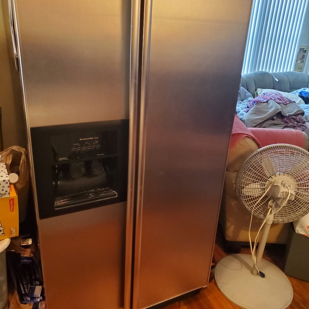 Refrigerator Kitchen Aid superba